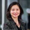huahualove社区运营总监赵女士的职业照，充满活力的年轻管理者形象